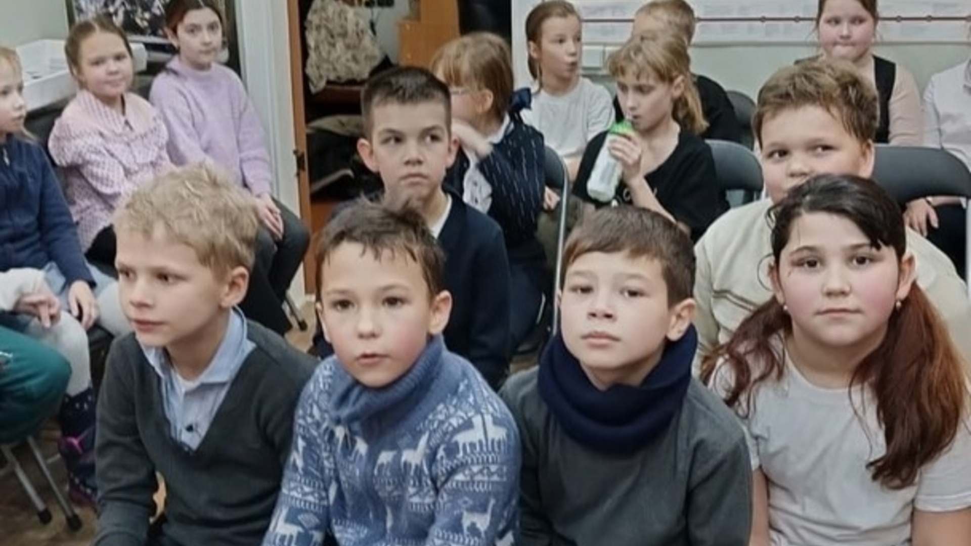 Обучающиеся Коткишевской школы посетили музей с тематической экскурсией «Своих не бросаем»